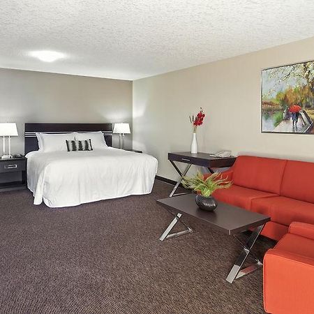 Royal Lodge Edmonton Exterior foto