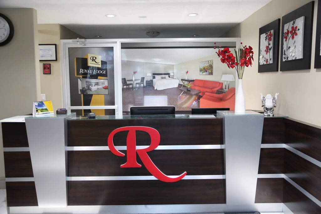 Royal Lodge Edmonton Exterior foto