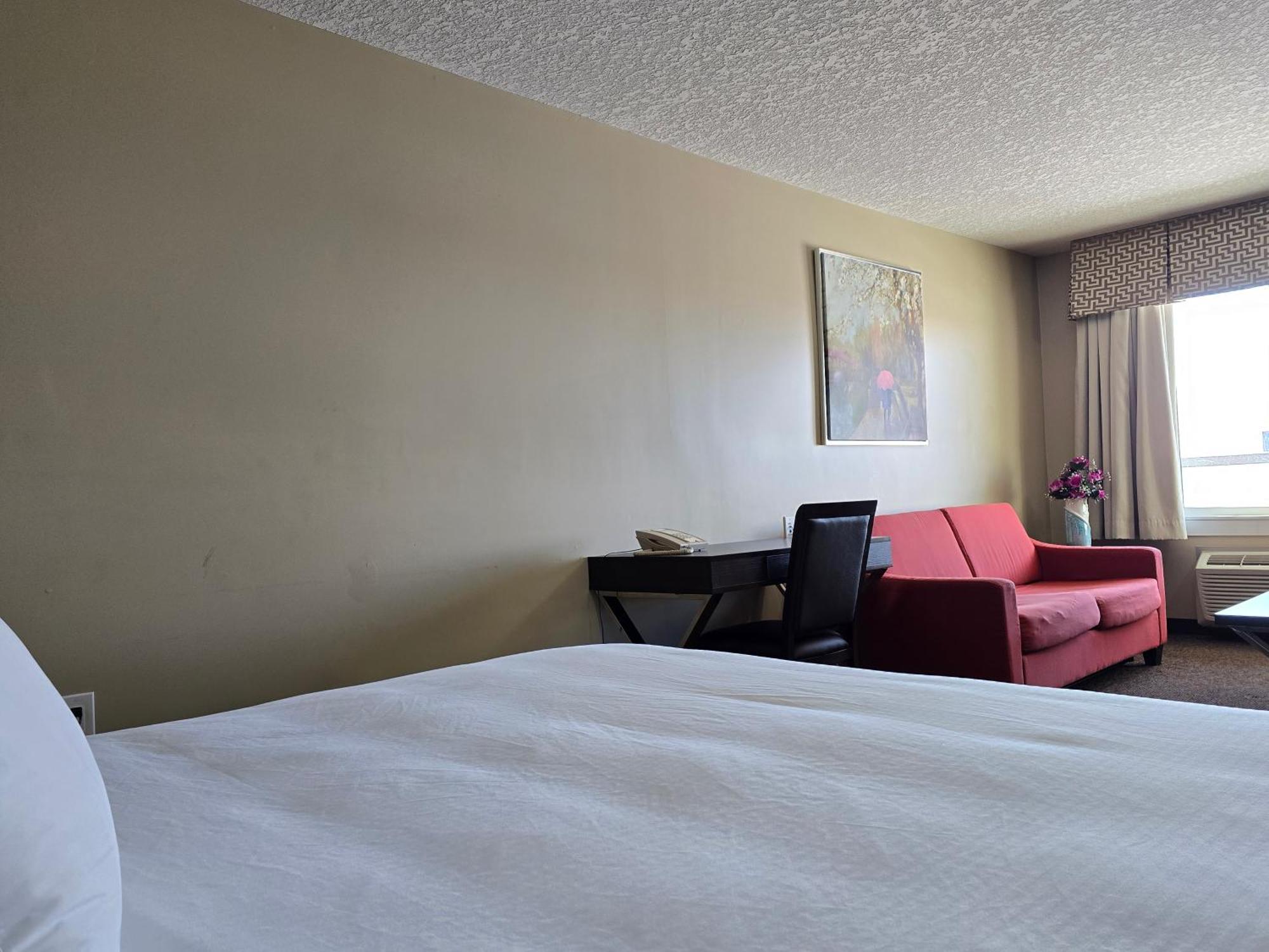 Royal Lodge Edmonton Exterior foto