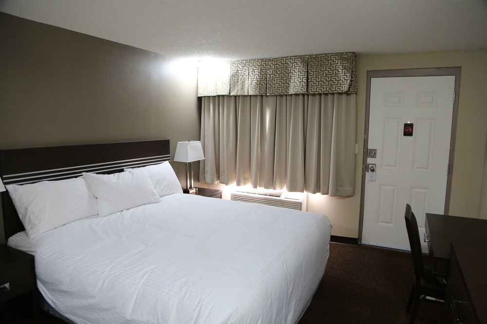 Royal Lodge Edmonton Exterior foto